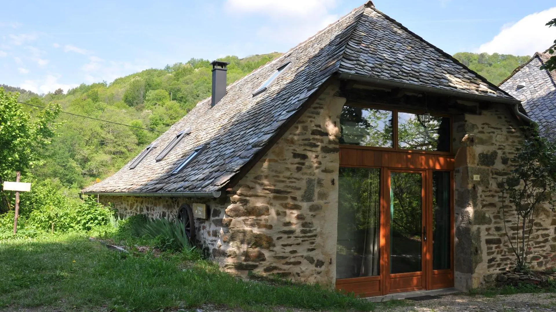Tatil Evi Gite Le Couderc De Coubisou, Grange Renovee